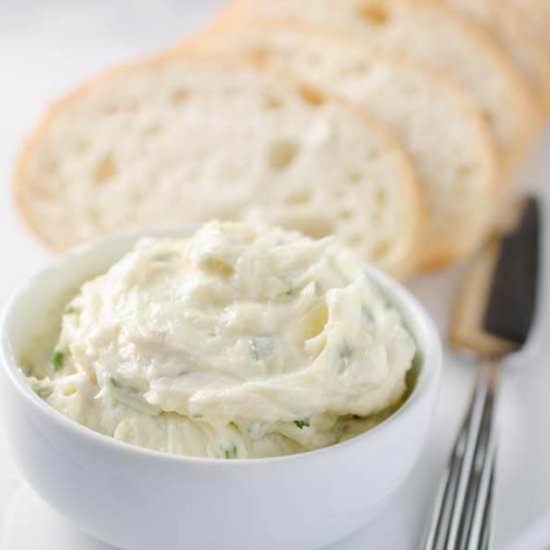 ROSEMARY & ROASTED GARLIC BUTTER