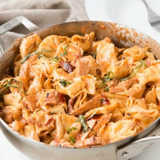 BASIL TOMATO CHICKEN TORTELLINI