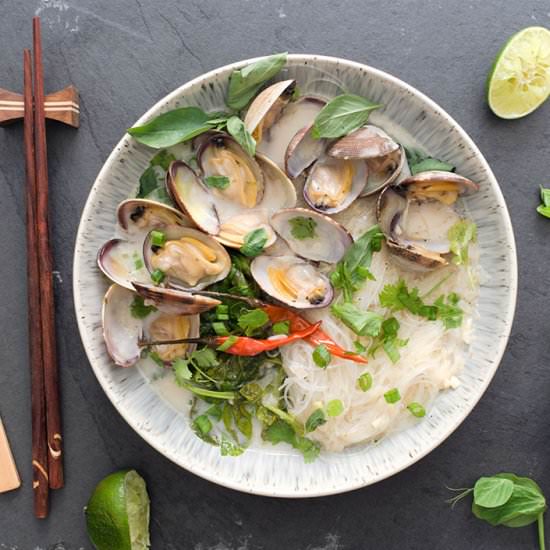 Thai coconut lemongrass clams