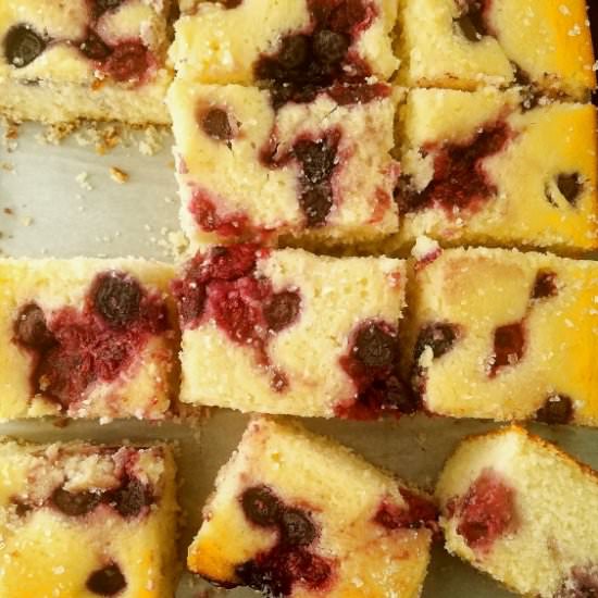 Easy Berry Cake
