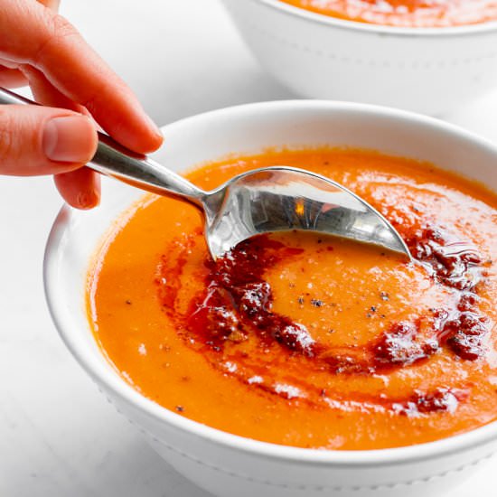 ROASTED TOMATO & HARISSA SOUP