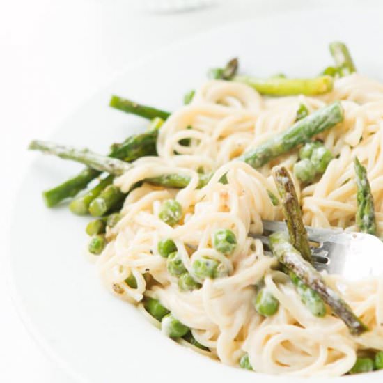 CREAMY GARLIC LEMON BUTTER PASTA