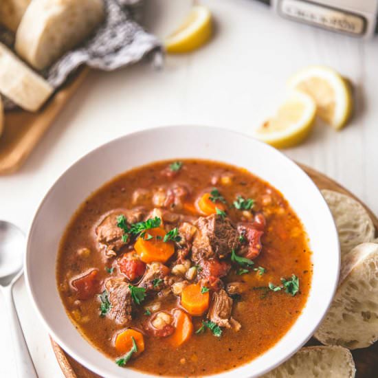 Slow Cooker Beef and Barley Soup