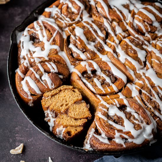 Gingerbread Cinnamon Rolls