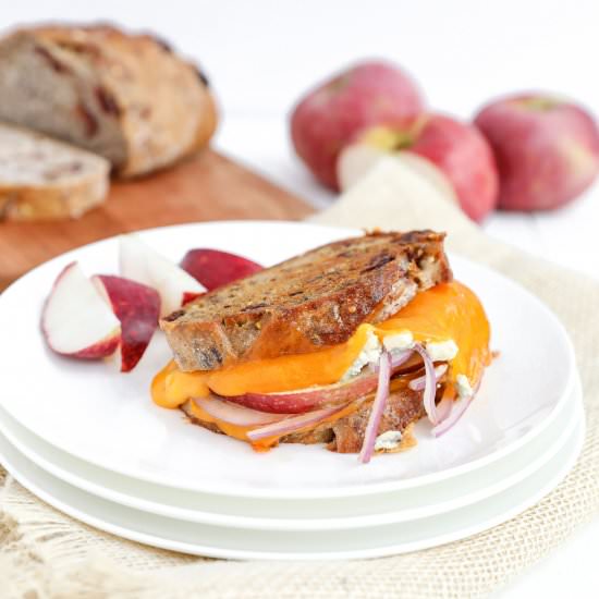 Grilled Apple & Cheddar Sandwich