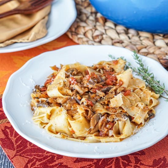 Pappardelle con Ragu di Funghi