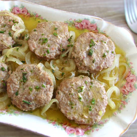 Stewed burgers with rosemary