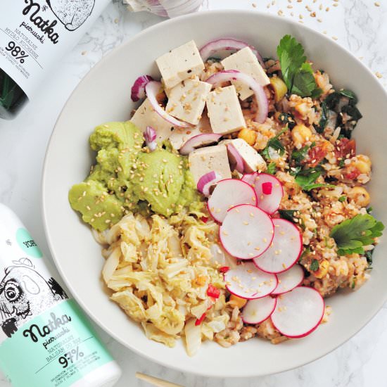 Poke bowl with kimchi and tofu