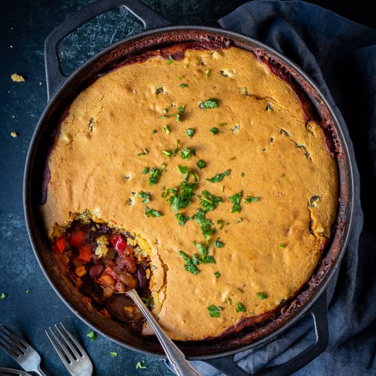 Vegan Chilli Cornbread Pie