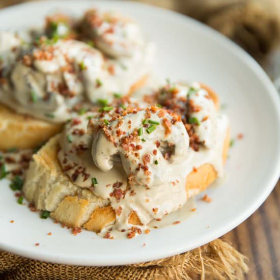 Creamy Mushrooms on Toast