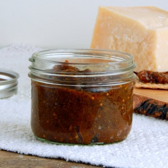 Spiced Apple and Date Chutney