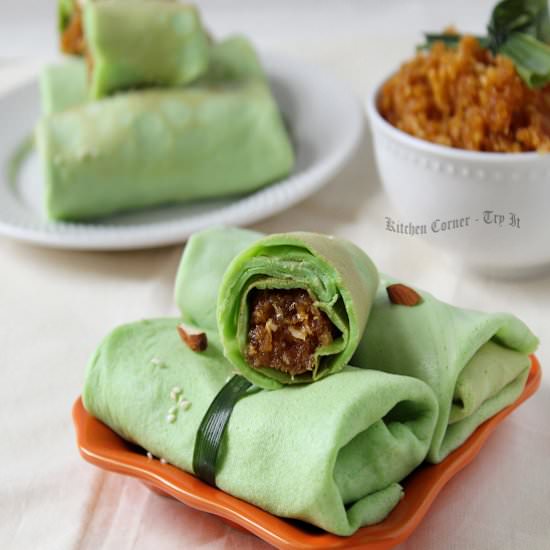 Pandan Crepe with Sweet Coconut