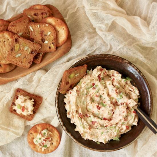 Homemade cream cheese spread