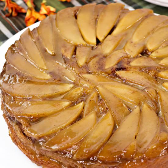 Cinnamon Roll Apple Upsidedown Cake