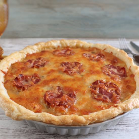 Tuna pie with potato and sausage
