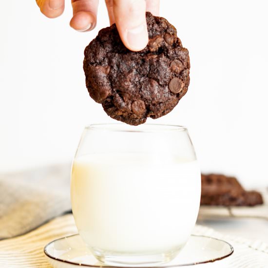 Vegan Double Chocolate Chip Cookies