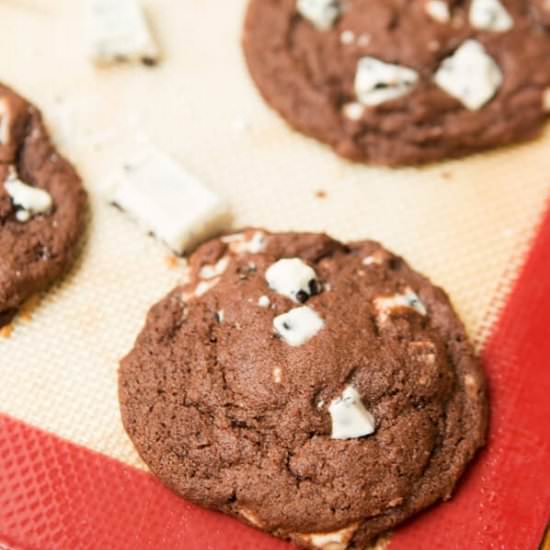 Chocolate Cookies and Cream Cookies