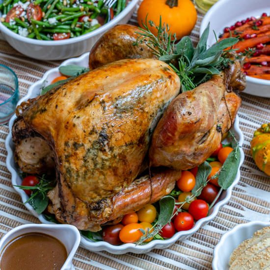 EASY GARLIC HERB TURKEY ROAST RECIPE