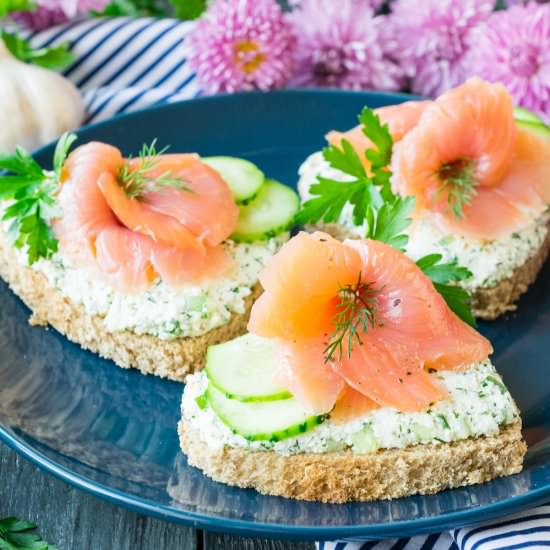 Salmon Sandwiches