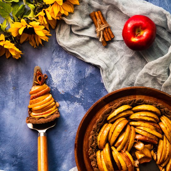 Rustic Vegan Cinnamon-Apple Tart