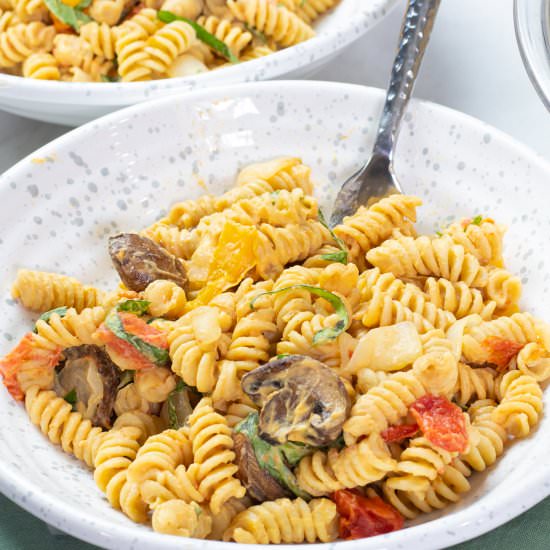 Pasta Salad with Hummus & Veggies