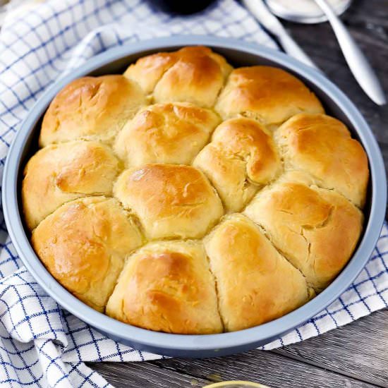 Quick and Easy Dinner Rolls