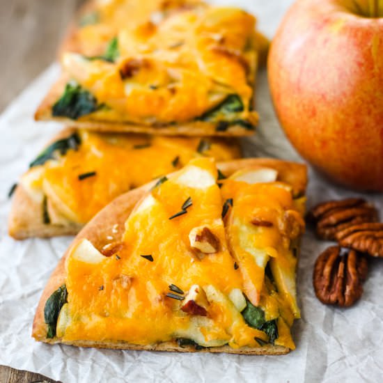 Cheddar Apple Pita Pizza