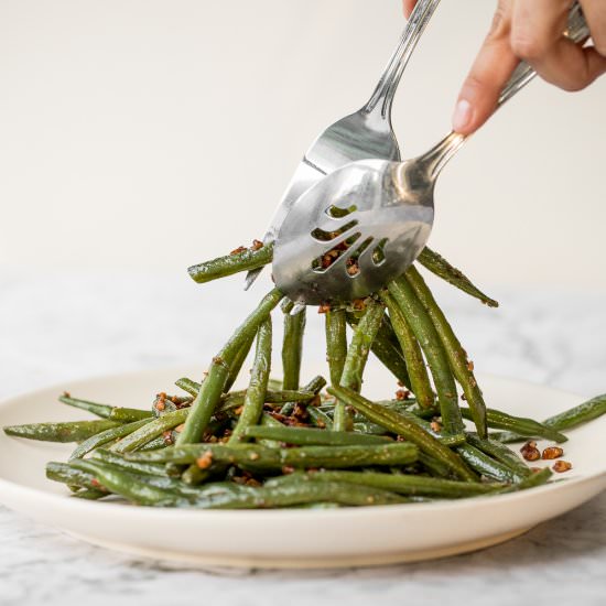 10-Minute Nutty Green Beans