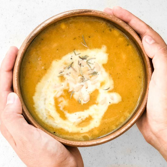 Creamy Pumpkin and Corn Chowder
