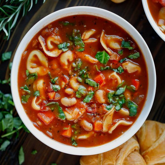 Tomato and Spinach Tortellini Soup