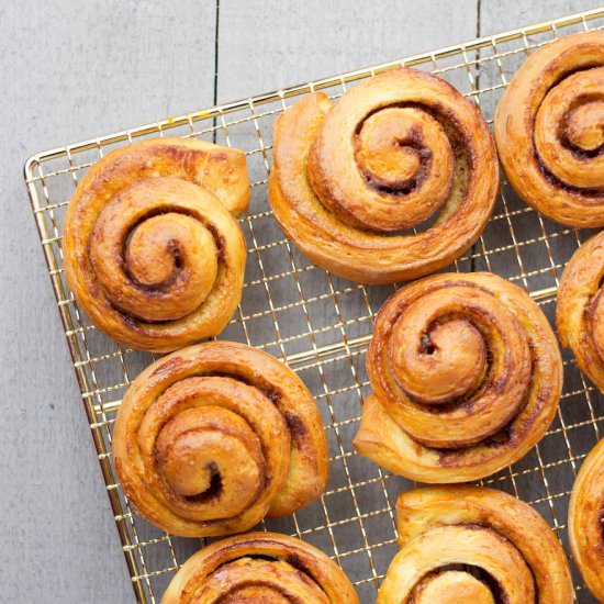 Easy vegan cinnamon rolls