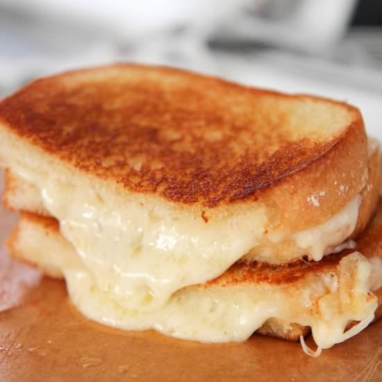 The Perfect Grilled Cheese Sandwich