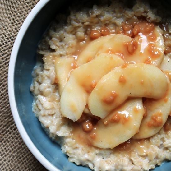 Apple and caramel oats