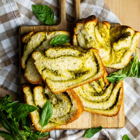 Pesto Cheese Swirl Bread