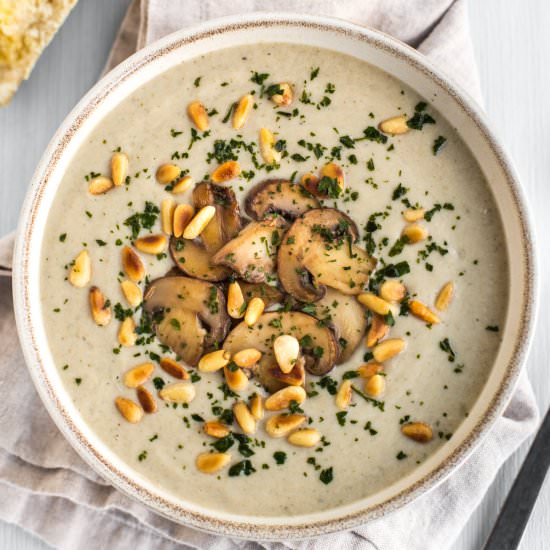 Vegan cream of mushroom soup