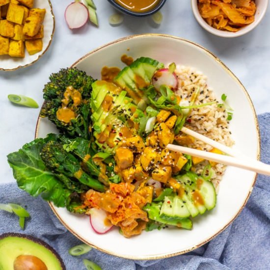 Sticky Ginger Tofu Buddha Bowl