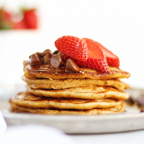 Yogurt oat flour pancakes