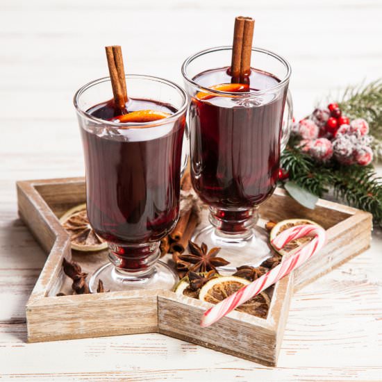 Simple Mulled Wine in a Slow Cooker