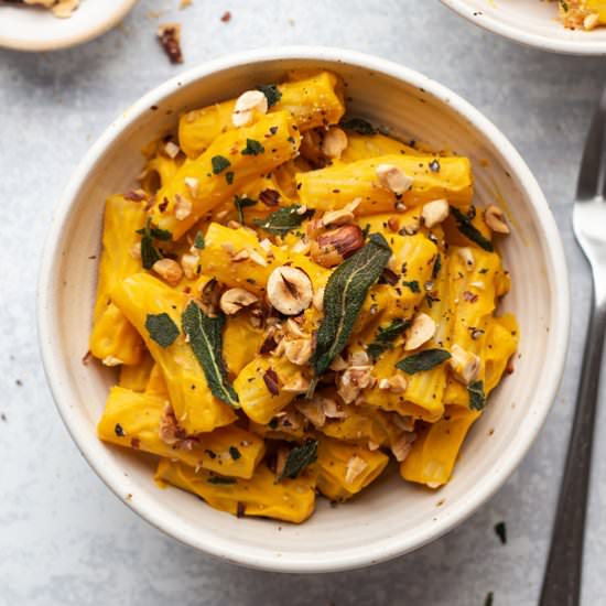 Vegan pumpkin alfredo