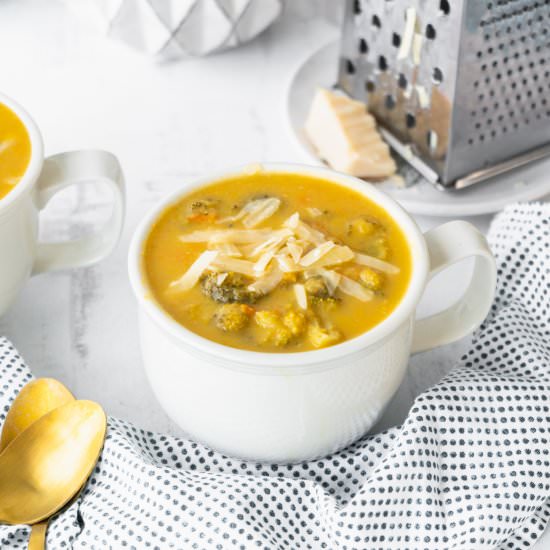 Healthy Broccoli Cheddar Soup