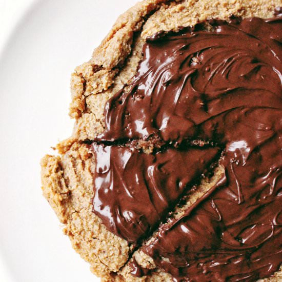 Flourless Peanut Butter Cake