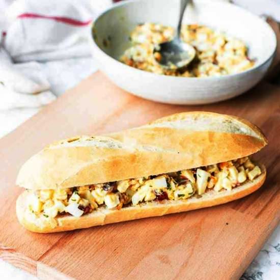 Egg salad sandwich