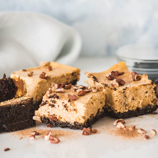Gingerbread Pumpkin Cheesecake Bars