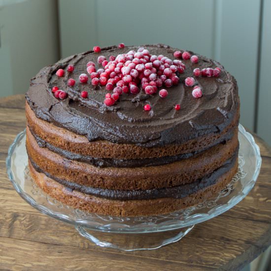 Walnut cake with chocolate cream