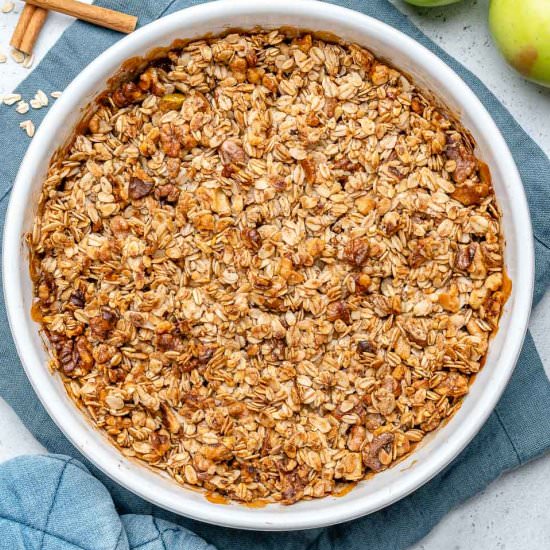 EASY OATMEAL APPLE CRUMBLE