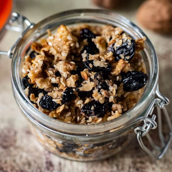 Homemade Walnut Granola