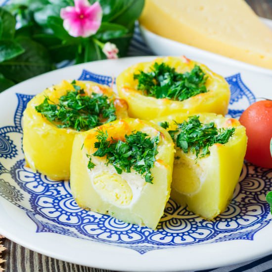 Potato Stuffed with Quail Eggs