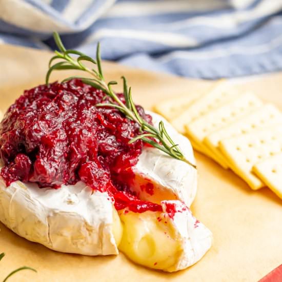 Baked Brie with Cranberry Sauce