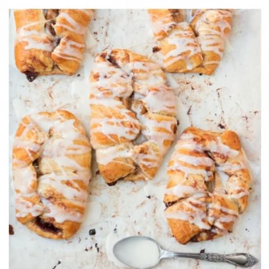 Cinnamon Roll Apple Danish