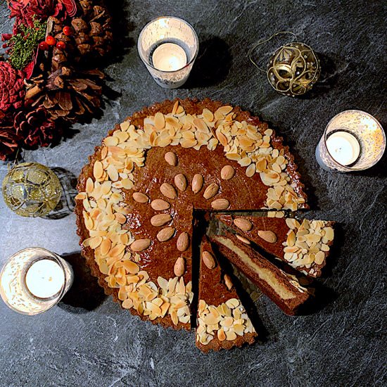 Gingerbread with Almonds